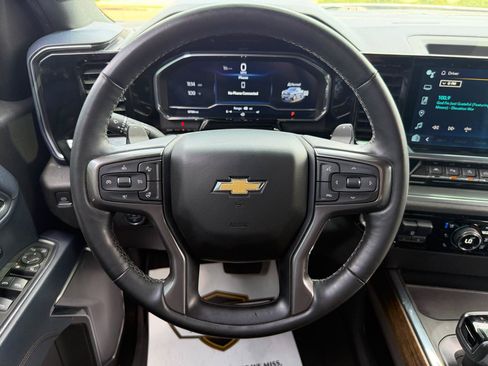 Used 2023 Chevrolet Silverado 1500 High Country w/ High Country Premium Package AWD/4WD image 21