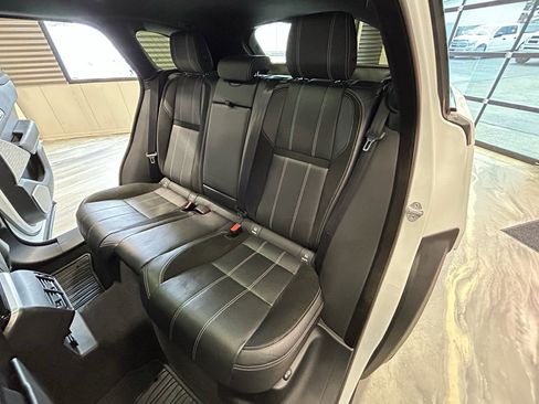 Used 2018 Land Rover Range Rover Velar R-Dynamic SE AWD/4WD image 6