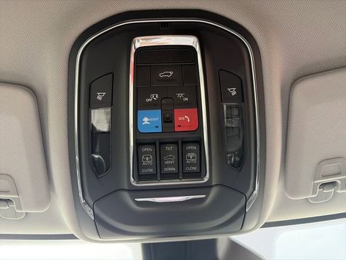 Used 2022 Jeep Grand Cherokee Limited 4xe w/ Luxury Tech Group II AWD/4WD image 61