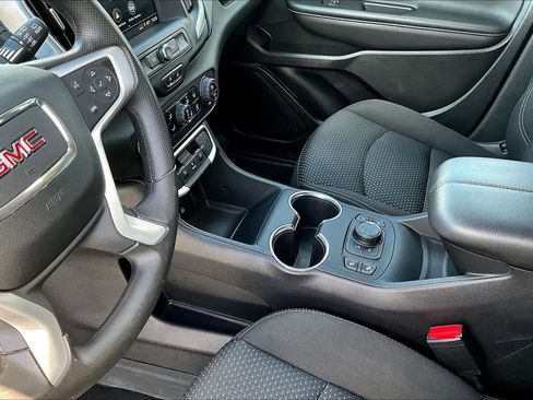Used 2024 GMC Terrain SLE w/ Driver Convenience Package AWD/4WD image 18