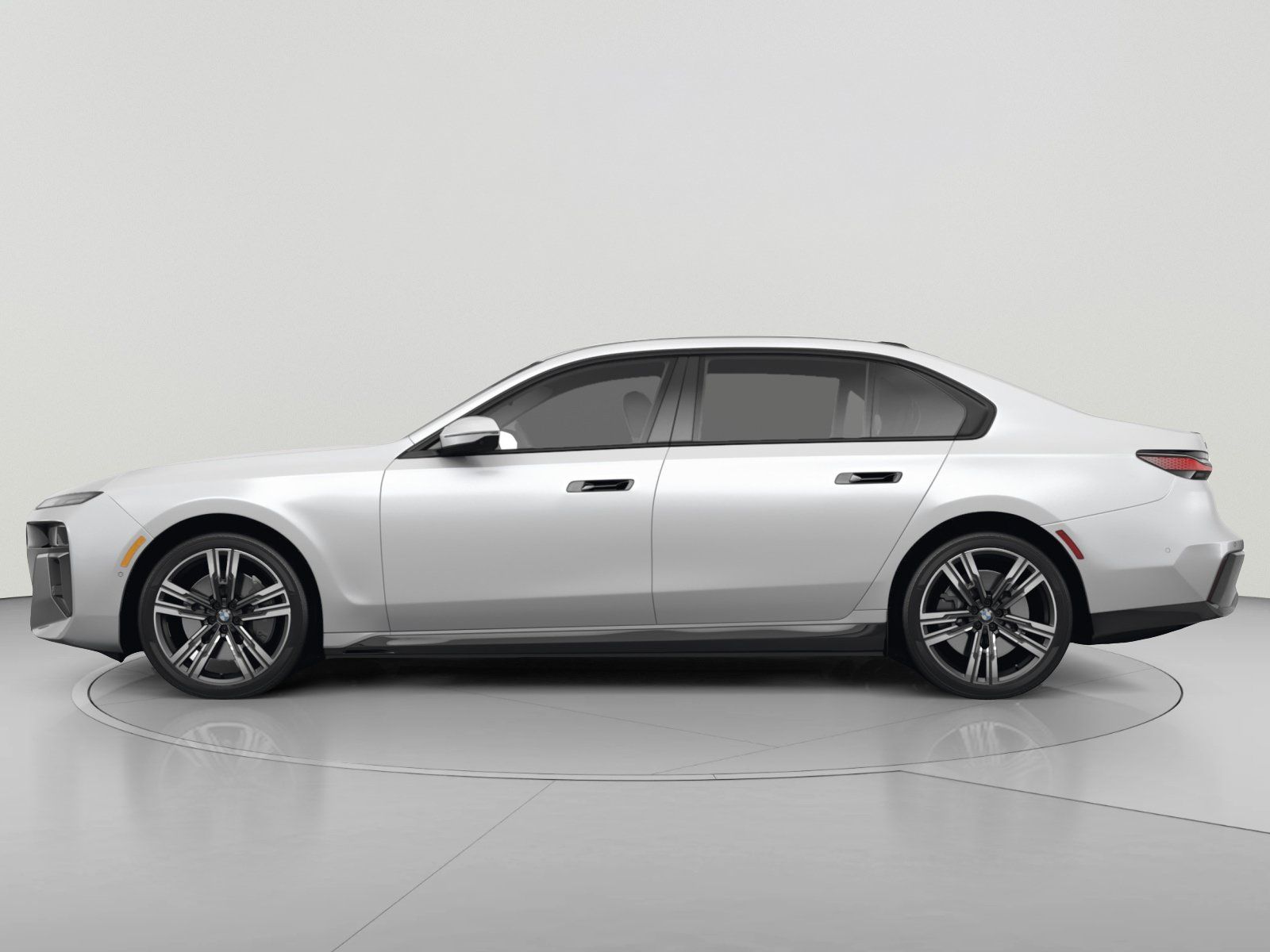 Used 2023 BMW i7 xDrive60 AWD/4WD image 2
