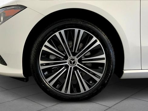 Used 2023 Mercedes-Benz CLA 250 4MATIC image 11