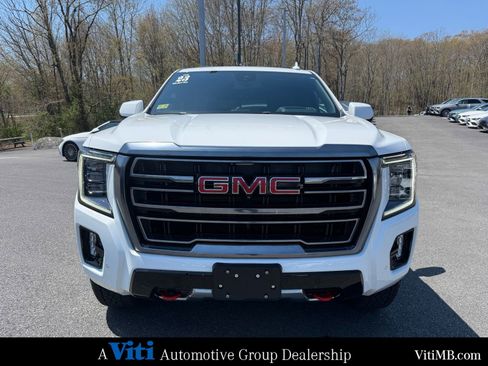 Used 2023 GMC Yukon AT4 w/ Technology Package AWD/4WD image 3