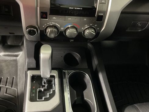 Used 2015 Toyota Tundra SR5 w/ TRD Off Road Package AWD/4WD image 27