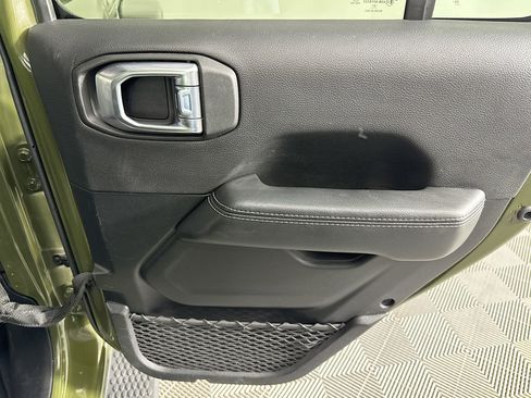 Used 2021 Jeep Wrangler Unlimited Sahara image 27