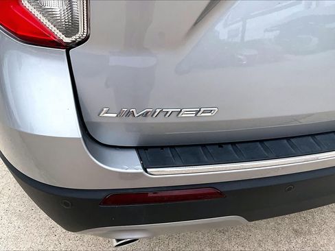 Used 2023 Ford Explorer Limited AWD/4WD image 30
