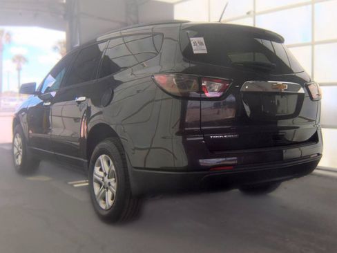Used 2017 Chevrolet Traverse LS FWD image 6