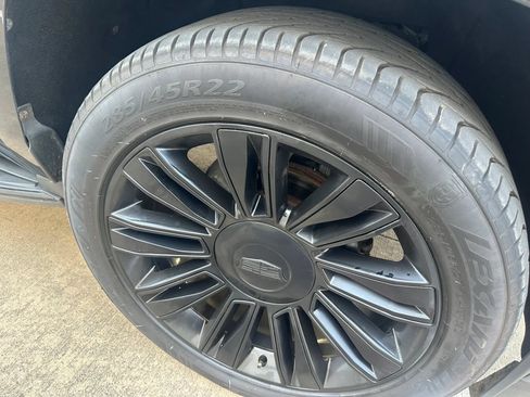 Used 2015 Cadillac Escalade Platinum AWD/4WD image 6