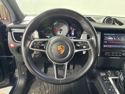 Used 2018 Porsche Macan S w/ Premium Package AWD/4WD image 16