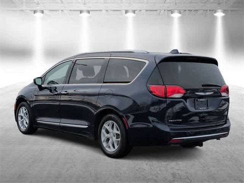 Used 2018 Chrysler Pacifica Touring-L Plus w/ Tire & Wheel Group image 6