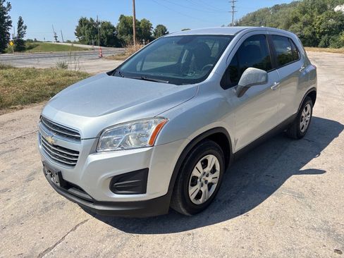 Used 2015 Chevrolet Trax LS FWD image 2
