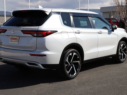Used 2022 Mitsubishi Outlander SE image 6