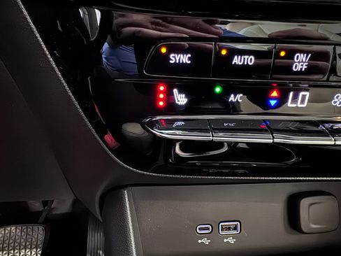 Certified 2024 Buick Encore GX Avenir w/ Avenir Technology Package AWD/4WD image 22