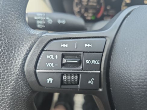 Certified 2025 Honda HR-V LX image 16
