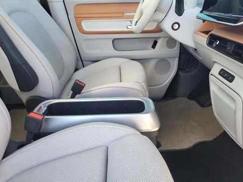 Used 2025 Volkswagen ID. Buzz 1st Edition image 20