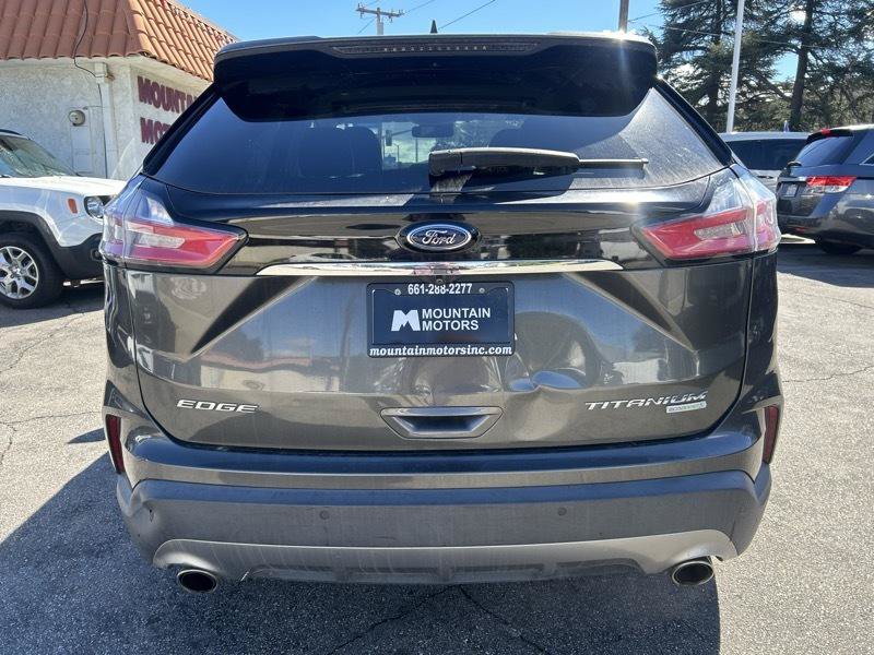 Used 2019 Ford Edge Titanium w/ Cargo Accessory Package FWD image 4