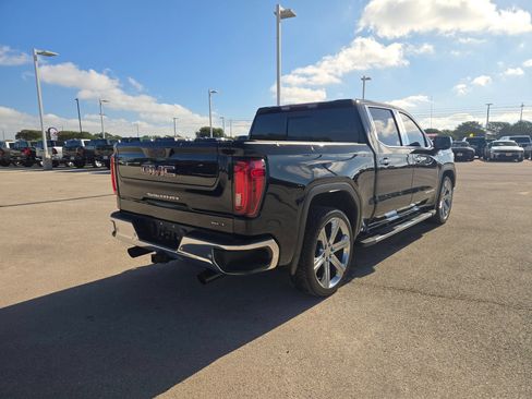 Used 2020 GMC Sierra 1500 SLT RWD image 3