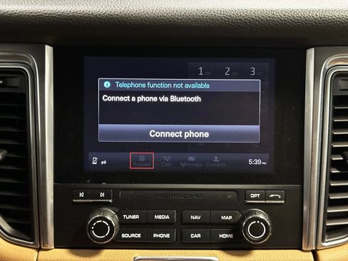 Used 2017 Porsche Macan image 41