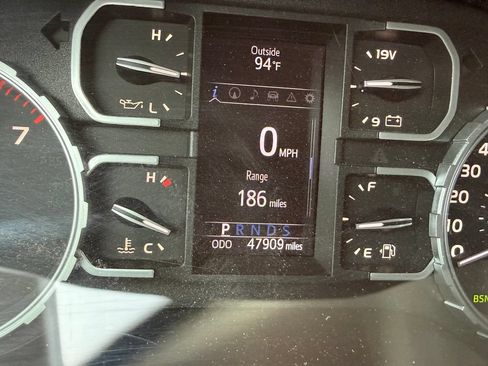 Used 2019 Toyota Tundra SR5 AWD/4WD image 5