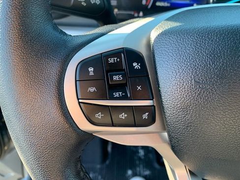 Used 2022 Ford Explorer XLT w/ Equipment Group 202A image 24