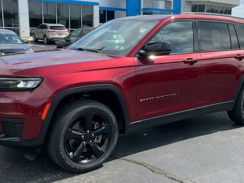 Used 2023 Jeep Grand Cherokee L Laredo AWD/4WD image 4