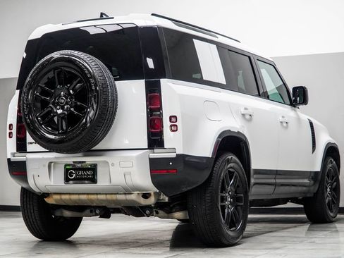 Used 2025 Land Rover Defender 110 S AWD/4WD image 14