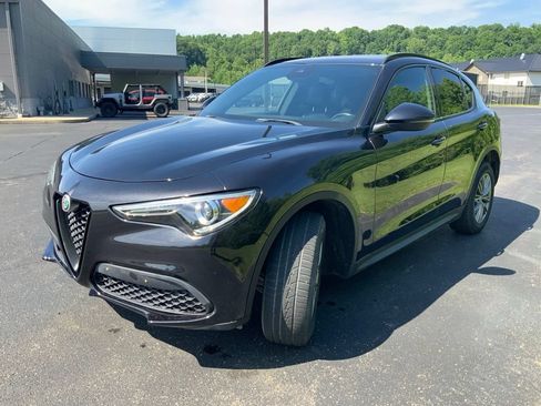 Used 2022 Alfa Romeo Stelvio Sprint RWD image 4