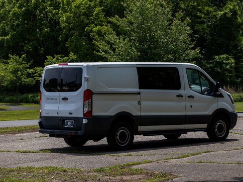 Used 2017 Ford Transit 250 130 Low Roof image 4