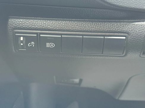 Used 2021 Toyota Corolla LE image 36