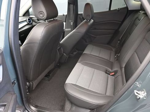 Used 2025 Chevrolet Trax LT FWD image 16