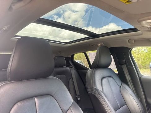 Used 2023 Volvo XC40 B5 Plus w/ Climate Package AWD/4WD image 37