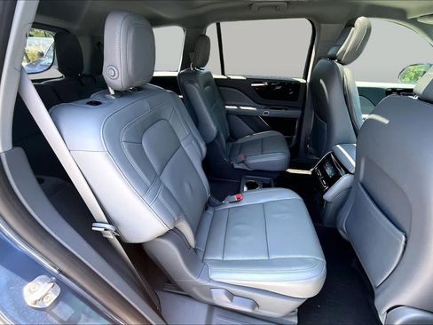 Used 2020 Lincoln Aviator Reserve w/ Equipment Group 201A RWD image 20