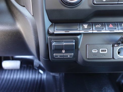 Used 2022 Chevrolet Silverado 2500 W/T image 46