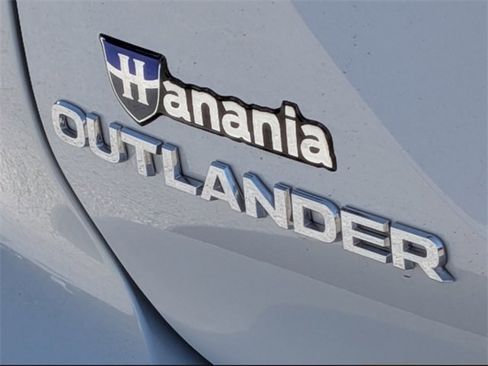 Used 2025 Mitsubishi Outlander ES image 12