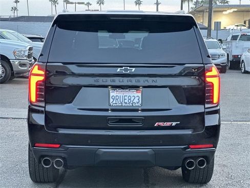 Used 2025 Chevrolet Suburban RST image 5