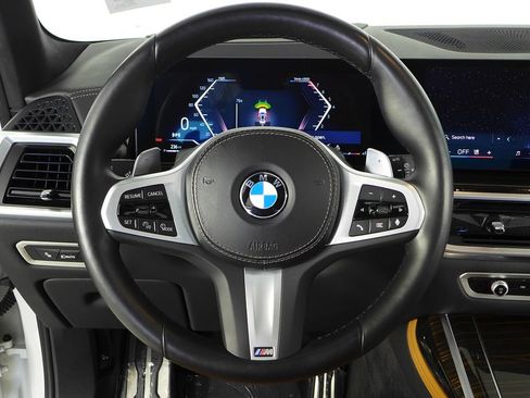 Used 2024 BMW X7 xDrive40i w/ M Sport Package AWD/4WD image 28