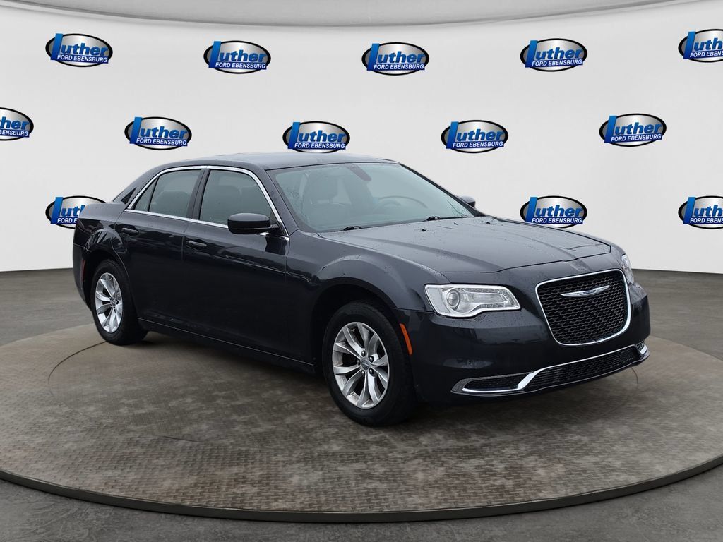 Used 2016 Chrysler 300 Limited RWD image 7
