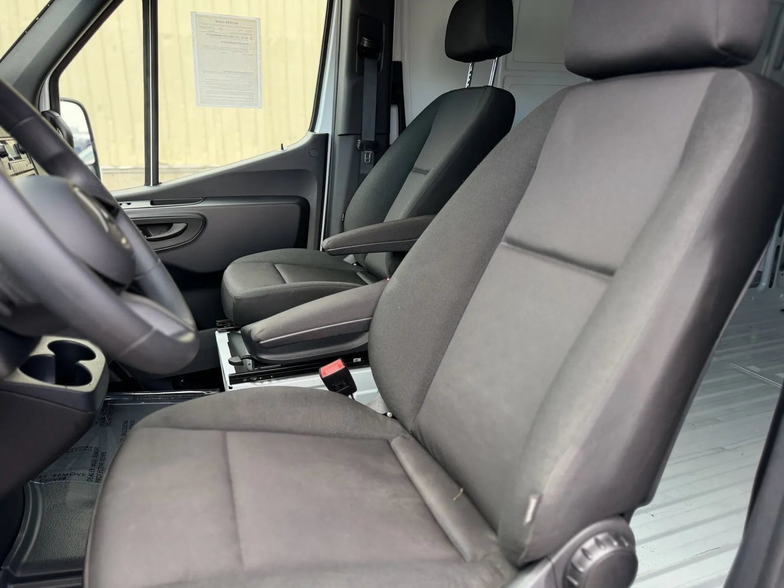 Used 2025 Mercedes-Benz Sprinter 2500 image 14