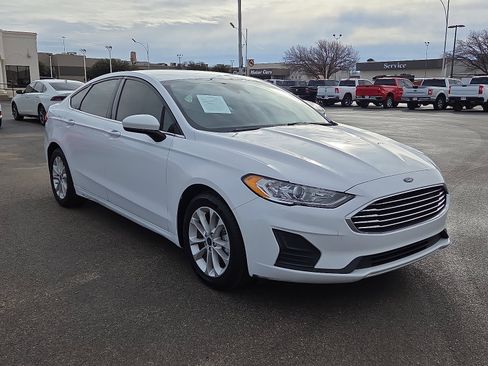 Used 2020 Ford Fusion SE image 5