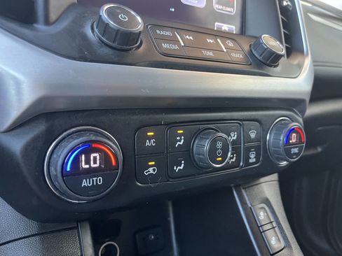 Used 2019 GMC Acadia SLT image 37