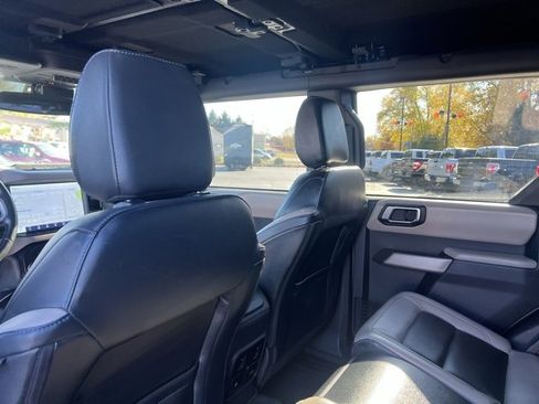 Used 2023 Ford Bronco Wildtrak image 37