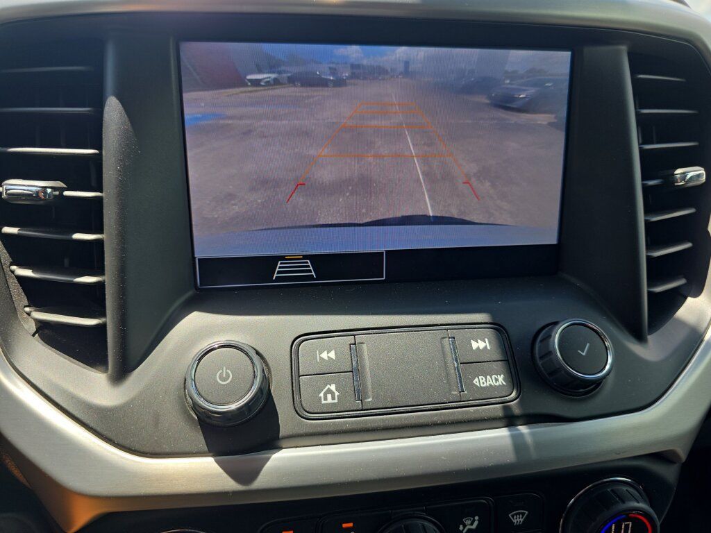 Used 2023 GMC Acadia SLE FWD image 18