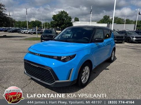 Certified 2023 Kia Soul S FWD image 1