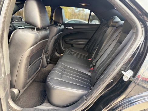 Used 2013 Chrysler 300 S image 19