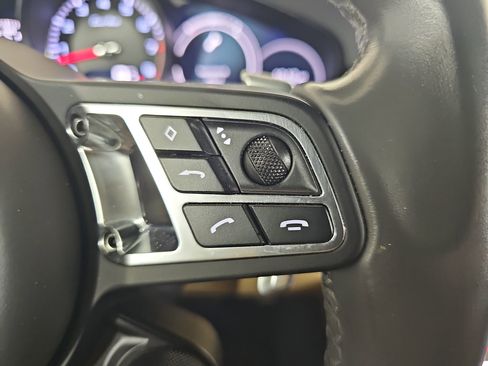 Used 2020 Porsche Cayenne Turbo image 17