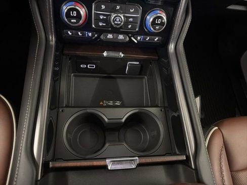 Used 2023 GMC Yukon XL Denali Ultimate image 38