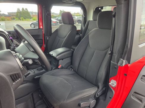 Used 2016 Jeep Wrangler Sport AWD/4WD image 7