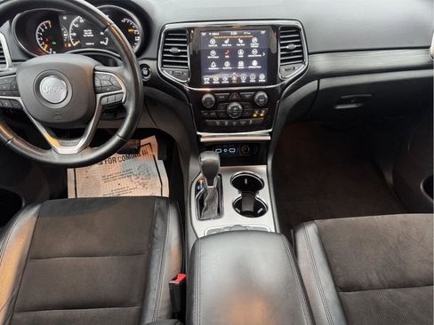 Used 2022 Jeep Grand Cherokee Laredo X image 15