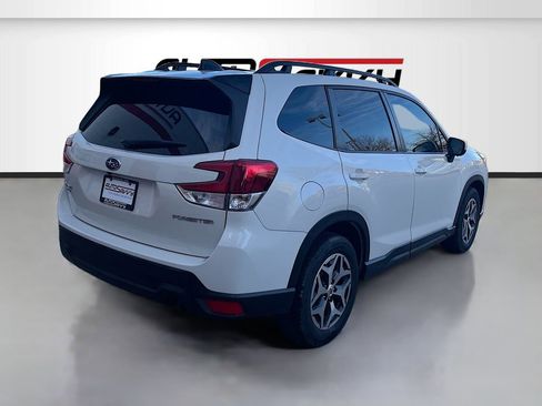 Used 2024 Subaru Forester Premium image 7