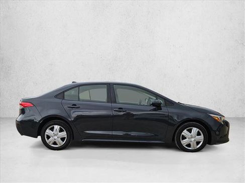 Used 2023 Toyota Corolla LE FWD image 4